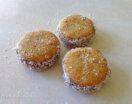 Alfajores con dulce de dátiles