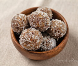 Bombones de Nueces y Pasas de uva. Ornela Recetas.