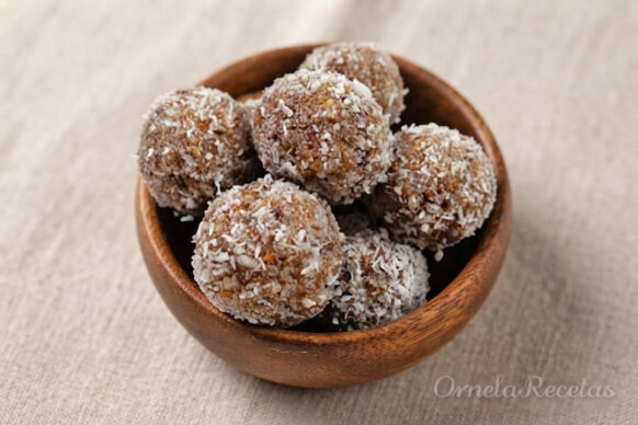 Bombones de Nueces y Pasas de uva. Ornela Recetas.