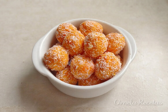 Bombones de Zanahoria y Coco. Ornela Recetas.