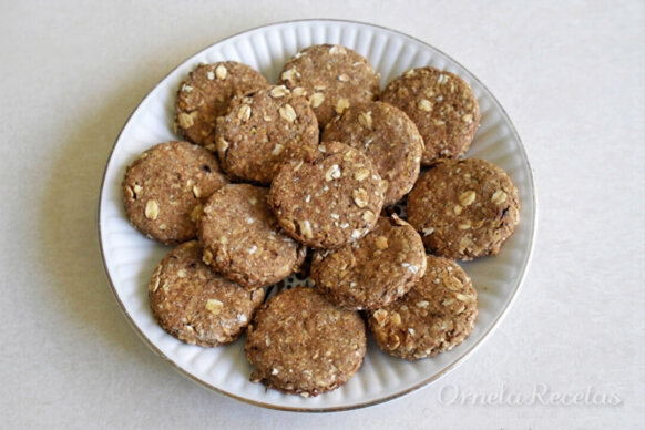 Galletitas de Avena, Algarroba y Limón. Ornela Recetas.