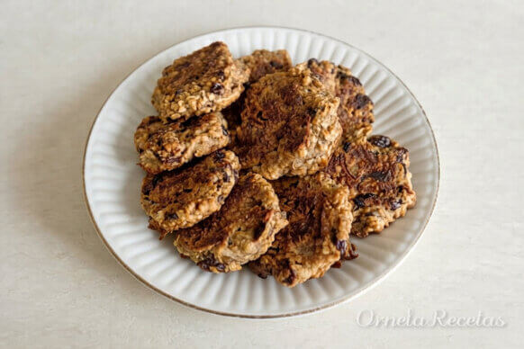 Galletitas de Manzana y Pasas de uva. Ornela Recetas.
