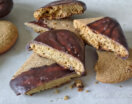 Galletitas de Vainilla semi bañadas en Chocolate