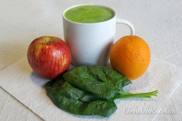 Jugo verde de Espinaca. Ornela Recetas.