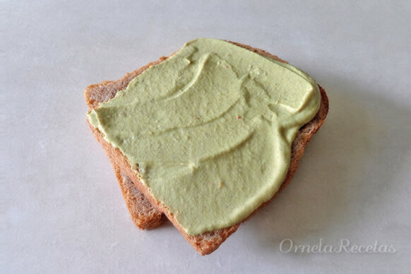 Queso crema untable de Cajú. Ornela Recetas.