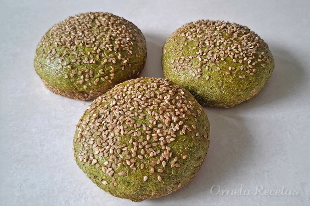 Pan integral de Espinaca