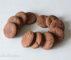 Tapitas de Algarroba para alfajores. Ornela Recetas